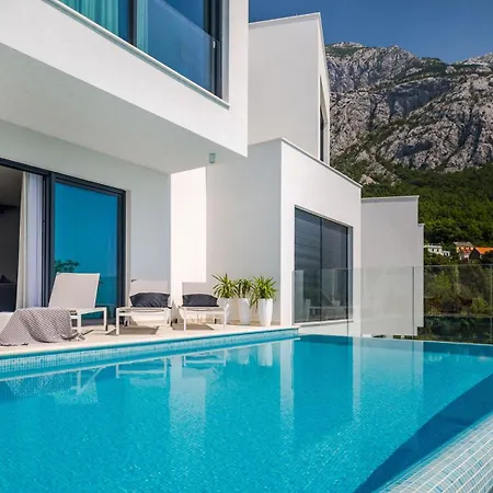 Schoene Zvizdan Mit Infinity Pool Holiday home Veliko Brdo (Makarska)