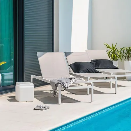 Schoene Zvizdan Mit Infinity Pool Holiday home Veliko Brdo (Makarska)