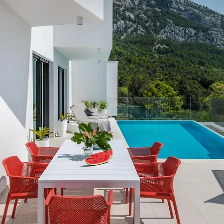Schoene Zvizdan Mit Infinity Pool Veliko Brdo (Makarska)